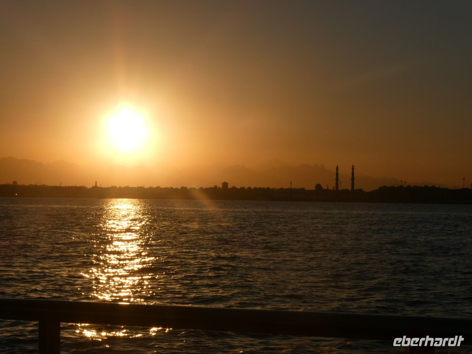 Sonnenuntergang über Hurhada &ndash; &copy; Gina Egenolf (Eberhardt TRAVEL)