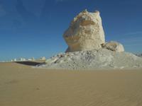Felsformationen in der Weißen Wüste &ndash; &copy; Karin Schröter (Eberhardt TRAVEL)