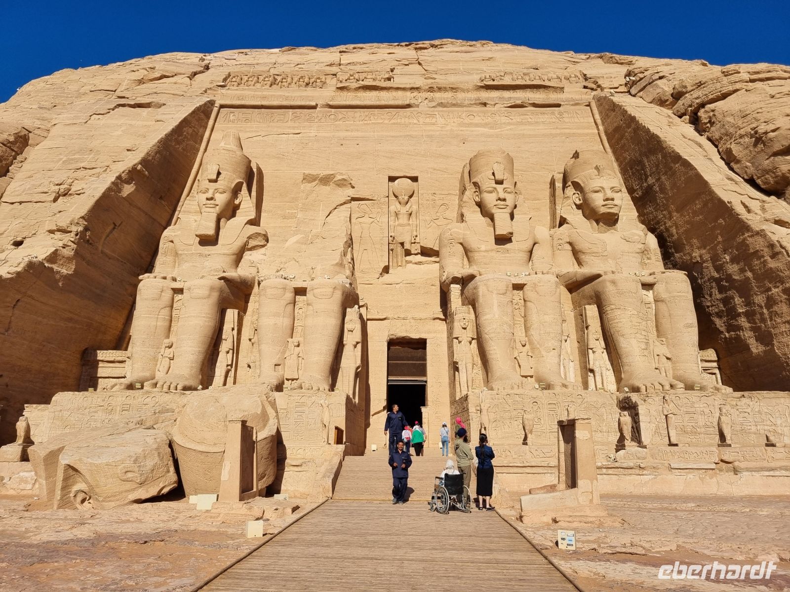 Felsentempel von Abu Simbel (Großer Tempel zum Ruhm Ramses II.) &ndash; &copy; Katrin Deutschbein (Eberhardt TRAVEL)