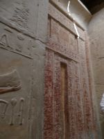 Scheintür ins Jenseits mit Inschriften, Sakkara, Grabstätte  &ndash; &copy; Anette Rietz (Eberhardt TRAVEL)