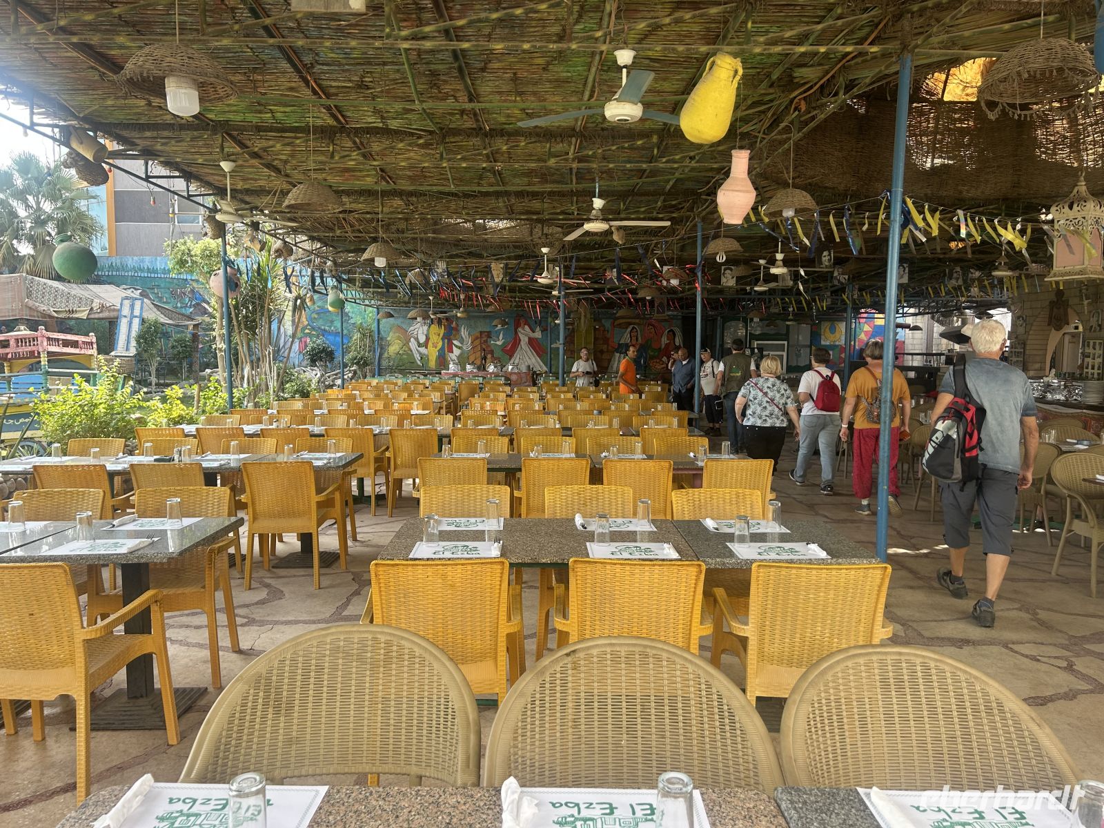 Das Restaurant mitten im Grünen  &ndash; &copy; Carola Gastmeier (Eberhardt TRAVEL)