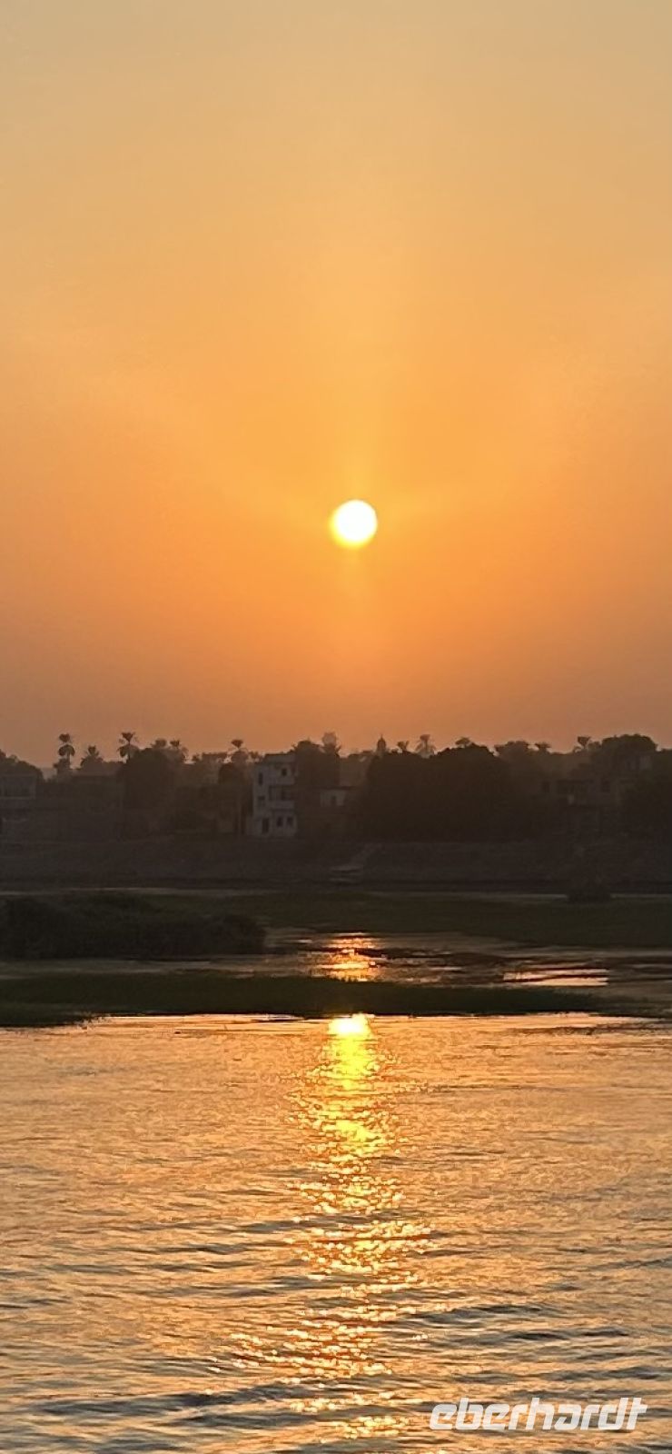 Sonnenuntergang am Nil  &ndash; &copy; Carola Gastmeier (Eberhardt TRAVEL)