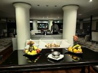In der Schiffslounge erwarten uns immer Obst und Schokolade &ndash; &copy; Simone Willner (Eberhardt TRAVEL)