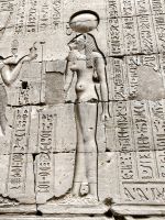 Löwenköpfige Kriegsgöttin in Edfu &ndash; &copy; Simone Willner (Eberhardt TRAVEL)