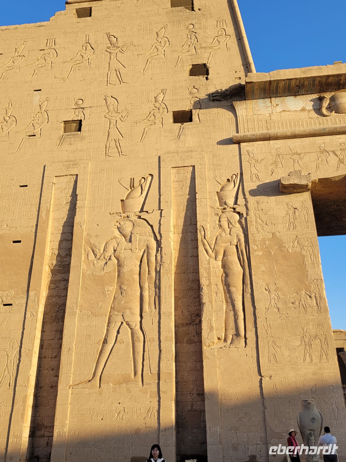 084 - Edfu - Horus-Tempel &ndash; &copy; Jens Petzoldt (Eberhardt TRAVEL)