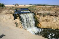 Qarun_See_Wasserfall &ndash; &copy; Kristin Weigel (Eberhardt TRAVEL)