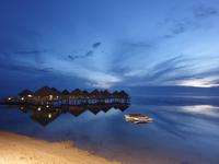 Tahiti Sonnenuntergang &ndash; &copy; Benjamin Rodriguez Manzanares (Eberhardt TRAVEL)