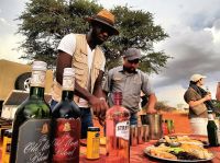 00019 Namibia - Kalahari - Sundowner &ndash; &copy; Annett Müller (Eberhardt TRAVEL)