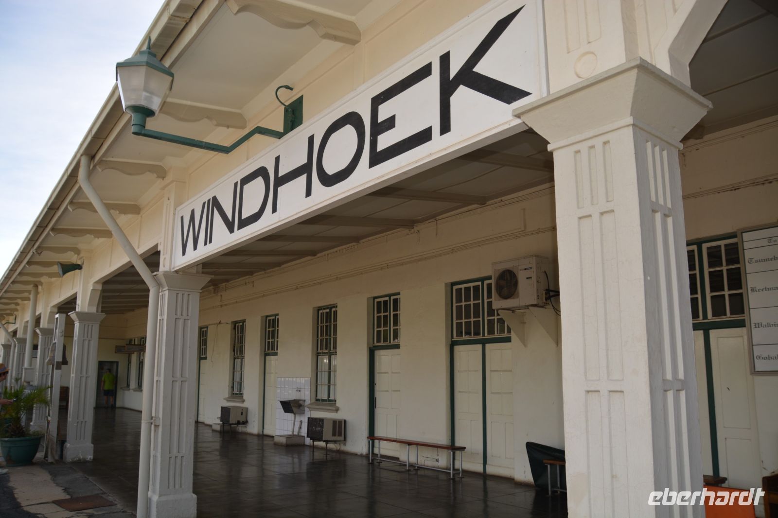 Bahnhof in altem Stil (Windhoek) &ndash; &copy; Gina Egenolf (Eberhardt TRAVEL)