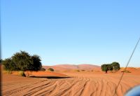 mit dem Jeep zum Ausgangsort der Dünenwanderung &ndash; &copy; Gina Egenolf (Eberhardt TRAVEL)