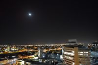 Blick von der Rooftop-Bar des Avani Hotels (Windhoek) &ndash; &copy; Gina Egenolf (Eberhardt TRAVEL)