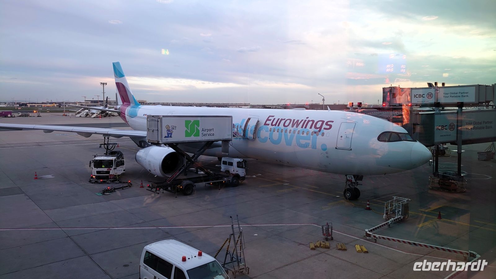 1 Unser Flieger nach Windhoek &ndash; &copy; Burkhard Herpich (Eberhardt TRAVEL)