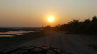 Sonnenaufgang am Chobe &ndash; &copy; Annett Müller (Eberhardt TRAVEL)