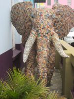 Kunst aus Recycling &ndash; &copy; Heike Heinen (Eberhardt TRAVEL)