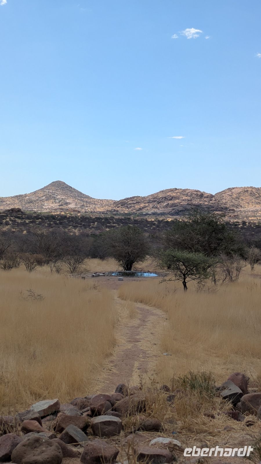 Wasserloch, Ai Aiba Rock Painting Lodge &ndash; &copy; Geena Dutschmann (Eberhardt TRAVEL)