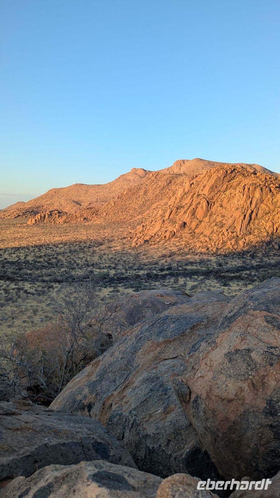 2. Sundowner Walk, Ai Aiba Rock Painting Lodge &ndash; &copy; Geena Dutschmann (Eberhardt TRAVEL)
