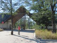 Fahrt nach Maun - Pirschfahrt im Moremi Reservat  - Süd Gate &ndash; &copy; Annette Weise (Eberhardt TRAVEL)