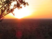 Serengeti - Serengeti-Simba-Lodge - Sonnenuntergang &ndash; &copy; Annette Weise (Eberhardt TRAVEL)