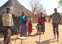 Famiie im Kral &ndash; &copy; Susanne Schirmann (Eberhardt TRAVEL)