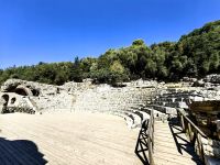Amphitheater in Butrint &ndash; &copy; Simone Willner (Eberhardt TRAVEL)