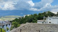 Die silbernen Dächer von Gjirokastra