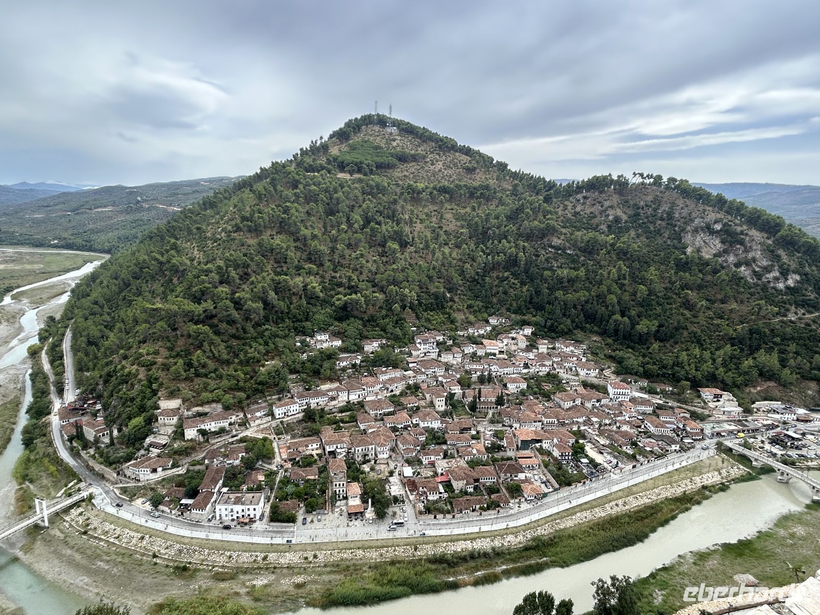 Vom Fluss umgeben  &ndash; &copy; Carola Gastmeier (Eberhardt TRAVEL)