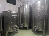 Behälter voller Olivenöl &ndash; &copy; Günter Thomas Menzel (Eberhardt TRAVEL)