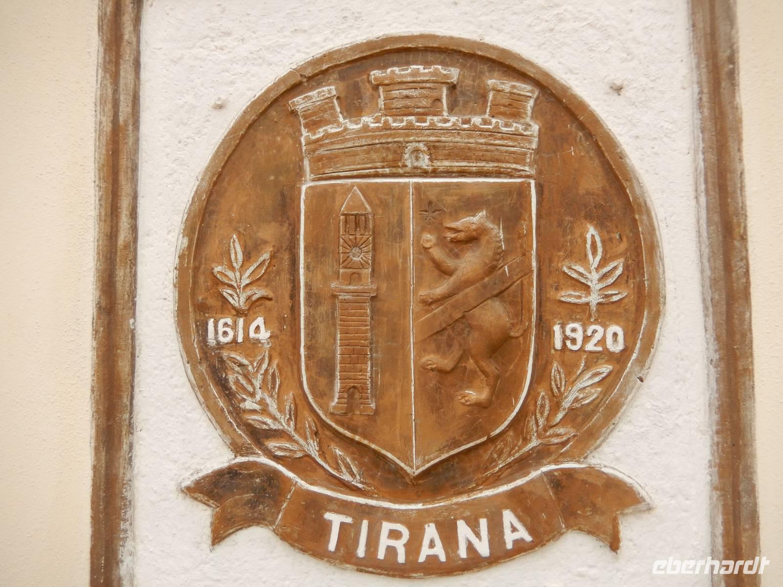 Wappen von Tirana &ndash; &copy; Rico Manns (Eberhardt TRAVEL)