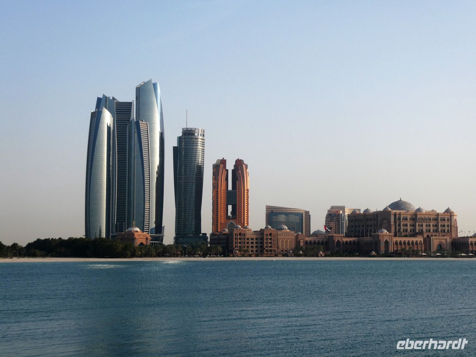 .... Abu Dhabi (Skyline) &ndash; &copy; Gina Egenolf (Eberhardt TRAVEL)