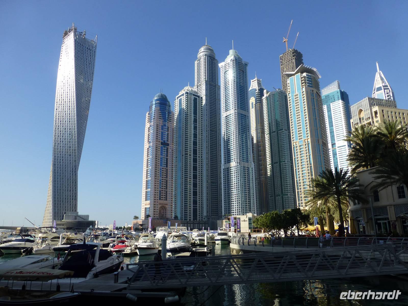 Dubai Marina mit Infinity-Tower &ndash; &copy; Ralf Mehnert (Eberhardt TRAVEL)