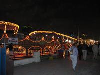 Dubai Abend am Creek &ndash; &copy; Annette Weise (Eberhardt TRAVEL)