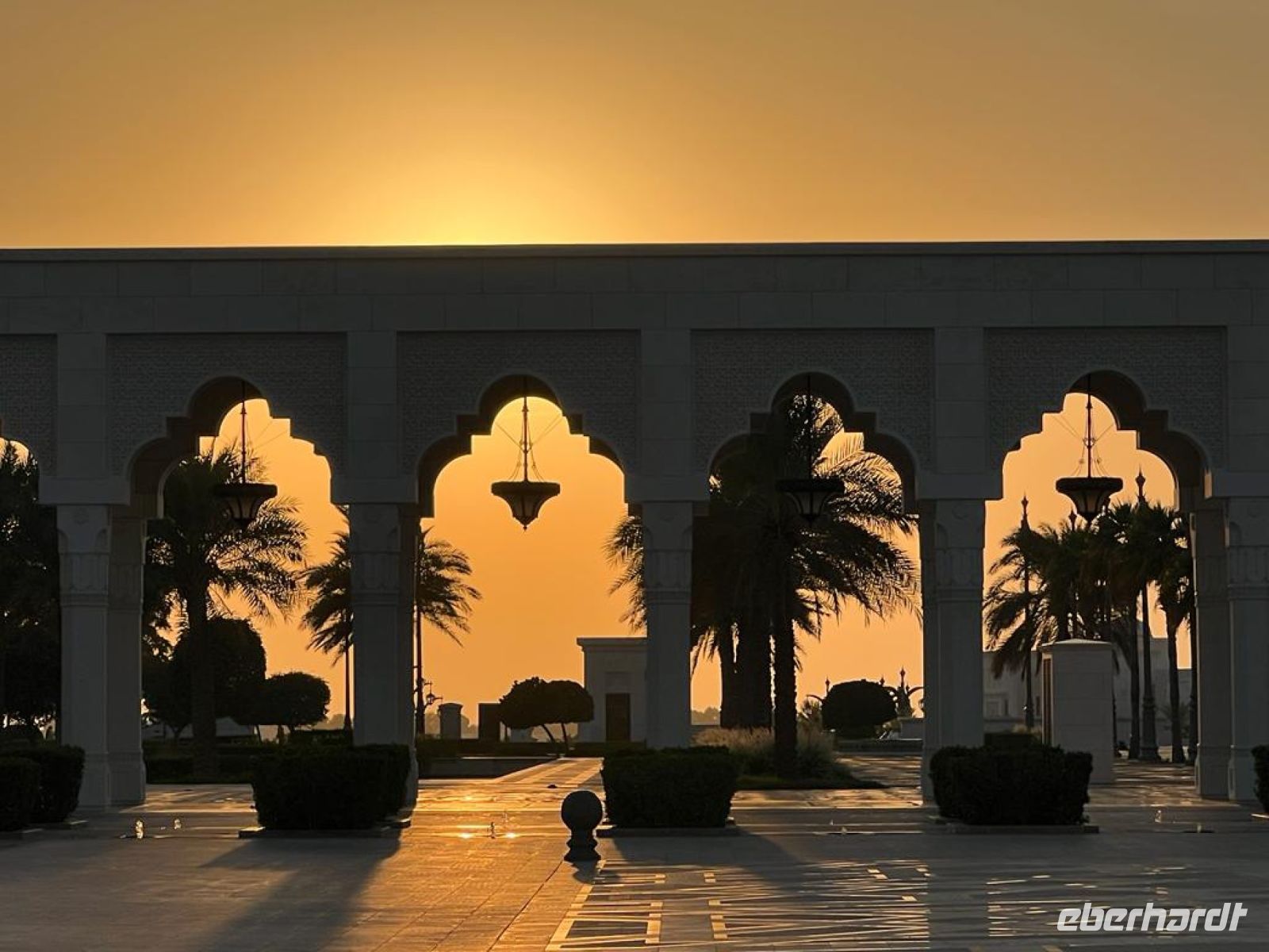 Abendstimmung Präsidentenpalast Abu Dhabi &ndash; &copy; Sabine C. Seifert (Eberhardt TRAVEL)
