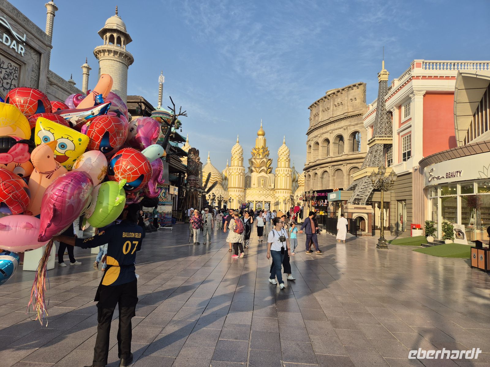 Global Village &ndash; &copy; Frank Nimschowski (Eberhardt TRAVEL)