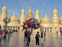 Global Village &ndash; &copy; Frank Nimschowski (Eberhardt TRAVEL)