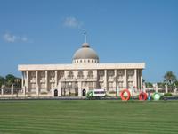 Cultural Roundabout mit der teuersten Moschee, Koran-Kreisverkehr und Kulturzentrum in Sharjah &ndash; &copy; Stefanie Knisse (Eberhardt TRAVEL)
