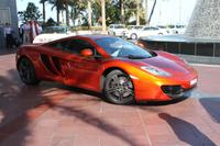 IMG_4051_Mc Larren vorm Burj al Arab &ndash; &copy; Alice Teipelke (Eberhardt TRAVEL)
