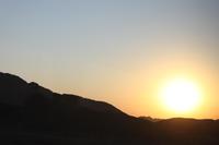 IMG_3575_Sonnenuntergang auf der Fahrt nach Dubai &ndash; &copy; Alice Teipelke (Eberhardt TRAVEL)