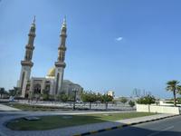 Sharjah - Moschee am Koran-Kreisverkehr &ndash; &copy; Marianne Förster (Eberhardt TRAVEL)