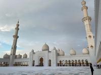 Große Mosche von Abu Dhabi - Scheich-Zayid-Moschee &ndash; &copy; Marianne Förster (Eberhardt TRAVEL)