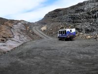 unser Geländebus muss warten  &ndash; &copy; Gina Egenolf (Eberhardt TRAVEL)