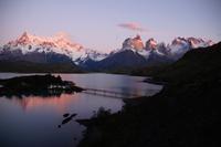 Sonnenaufgang am Torres del Paine-Massiv &ndash; &copy; Andreas Böcker (Eberhardt TRAVEL)