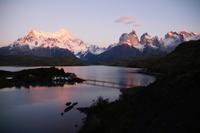 Sonnenaufgang am Torres del Paine-Massiv &ndash; &copy; Andreas Böcker (Eberhardt TRAVEL)