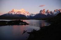 Sonnenaufgang am Torres del Paine-Massiv &ndash; &copy; Andreas Böcker (Eberhardt TRAVEL)