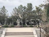 Literatur-Denkmal Nizami Ganjevi &ndash; &copy; Wolfgang Balling (Eberhardt TRAVEL)