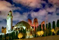 Blick auf die Flame Towers in Baku &ndash; &copy; Simone Willner (Eberhardt TRAVEL)