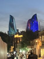 Baku in der Dämmerung &ndash; &copy; Mathias Schirmer (Eberhardt TRAVEL)