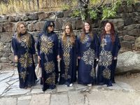 die Gesangsgruppe &ndash; &copy; Mathias Schirmer (Eberhardt TRAVEL)
