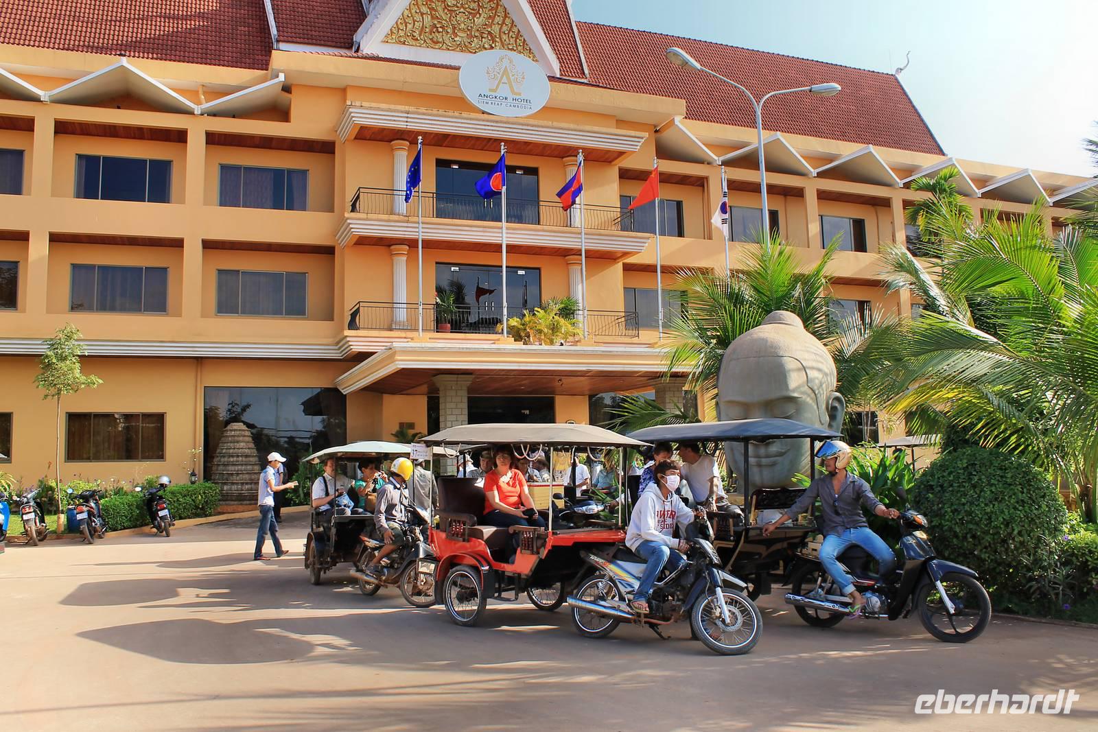 0561 Siem Reap - mit Tuk-Tuks durch den Tag.jpg &ndash; &copy; Peter Möbius (Eberhardt TRAVEL)