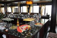 0152a Dschunke Brunch-alles da &ndash; &copy; Peter Möbius (Eberhardt TRAVEL)