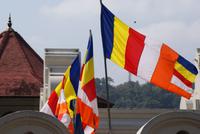 Die Buddhistische Flagge &ndash; &copy; Susanne Schirmann (Eberhardt TRAVEL)